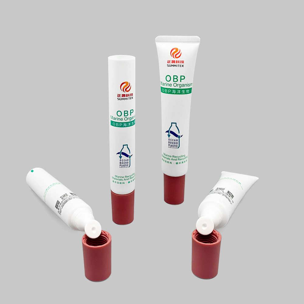 S&eacute;rie de tubes applicateurs &agrave; l&egrave;vres monobloc D19/D22/D25